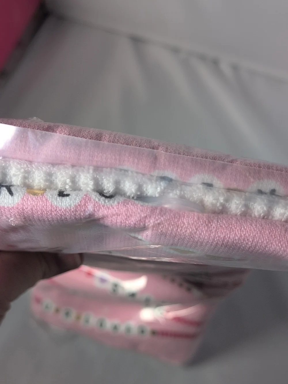 Isaac Mizrahi Set of 3 Pink & White Friendship Bracelet Valentine Kitchen Towels